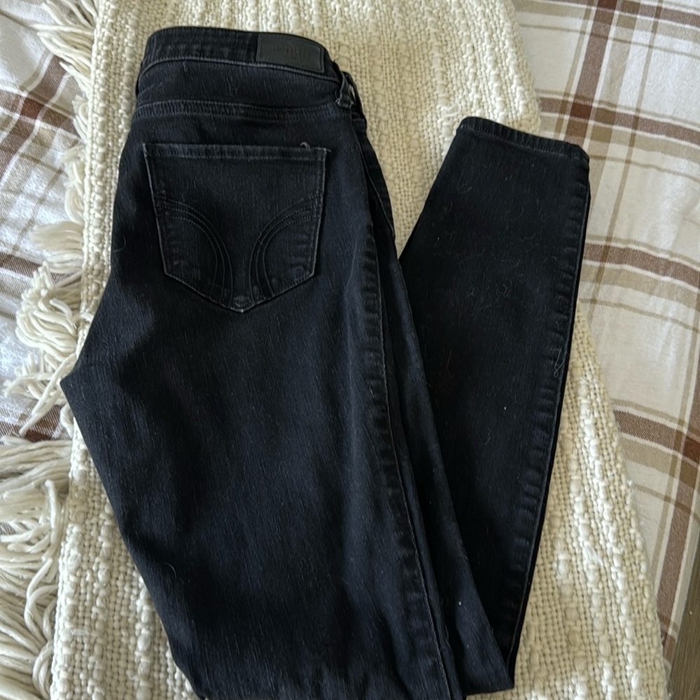 Black Hollister jeans, high-rise, super skinny, soft stretch